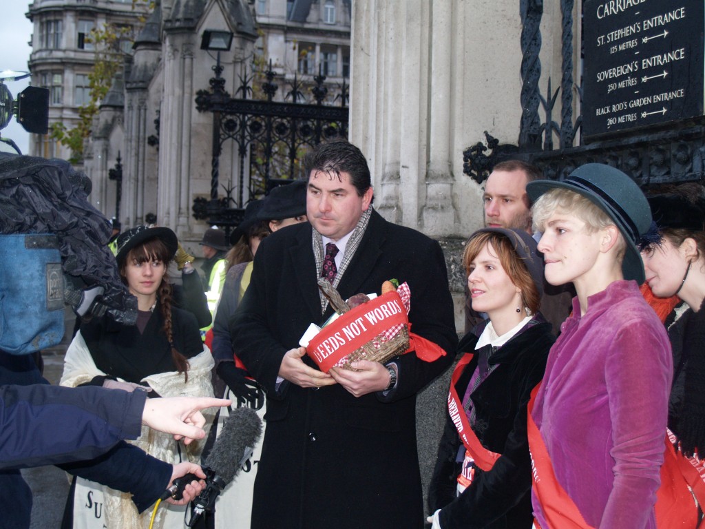 PB118160 'Yes we can lead the world with a vision for a sustainable future!'